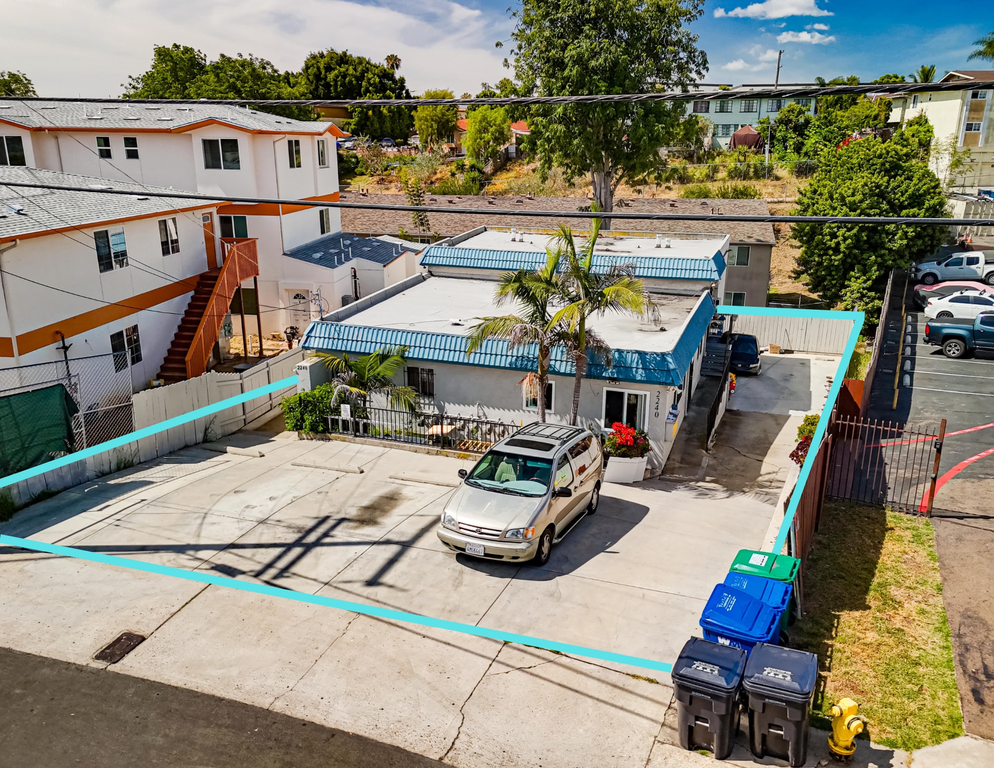 2240 W Dunlop St, San Diego, CA à vendre Photo principale- Image 1 de 9