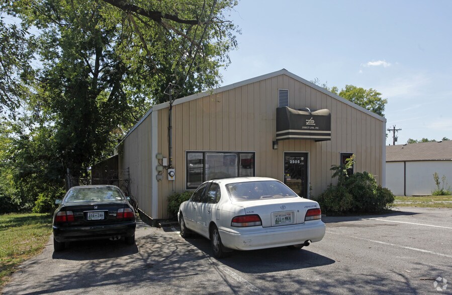 2505 Eugenia Ave, Nashville, TN à vendre - Photo du bâtiment - Image 3 de 14