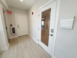 701 West Ave, Ocean City, NJ for lease Interior Photo- Image 2 of 21