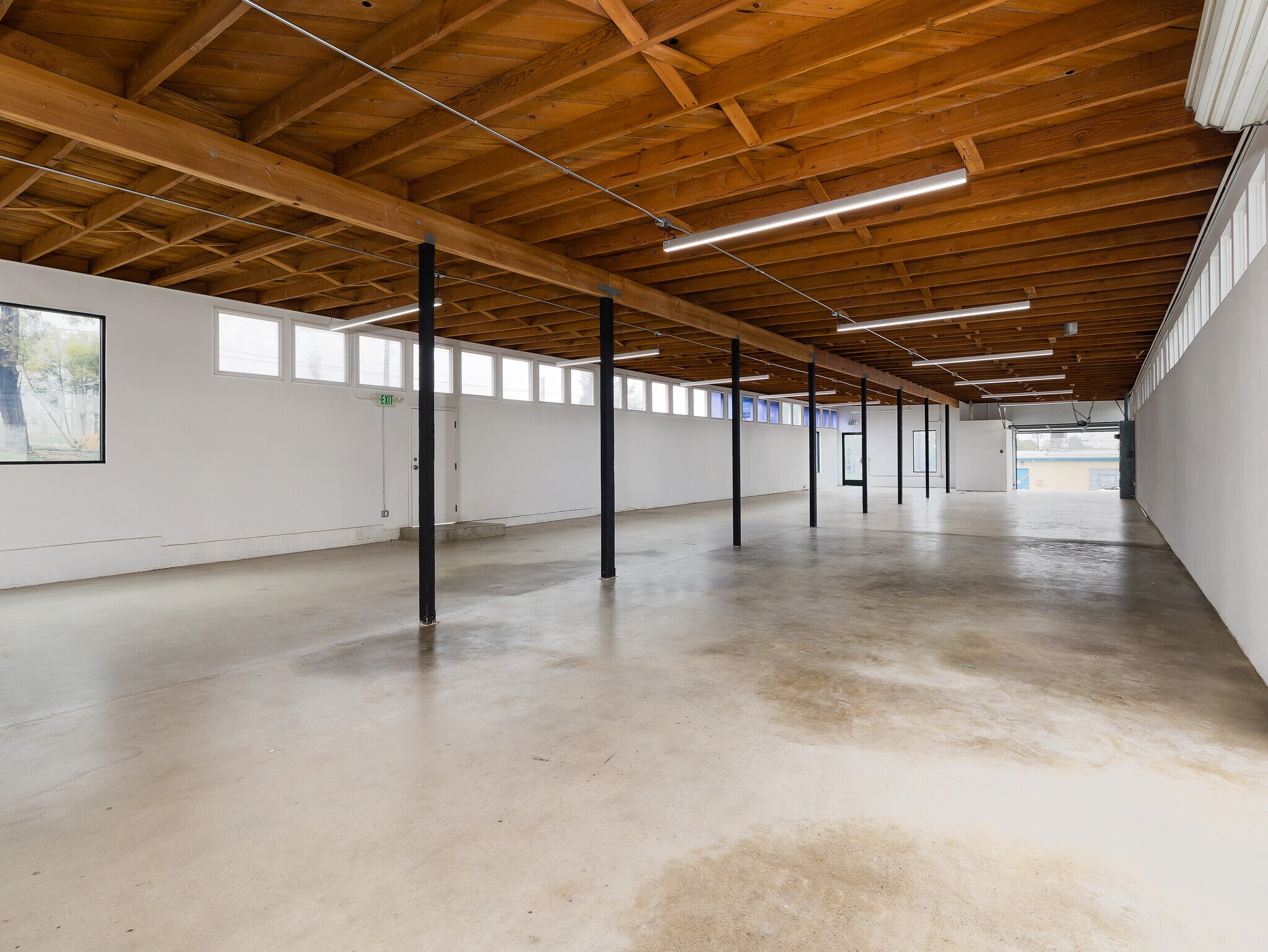 805 E El Segundo Blvd, El Segundo, CA à vendre Photo intérieure- Image 1 de 30