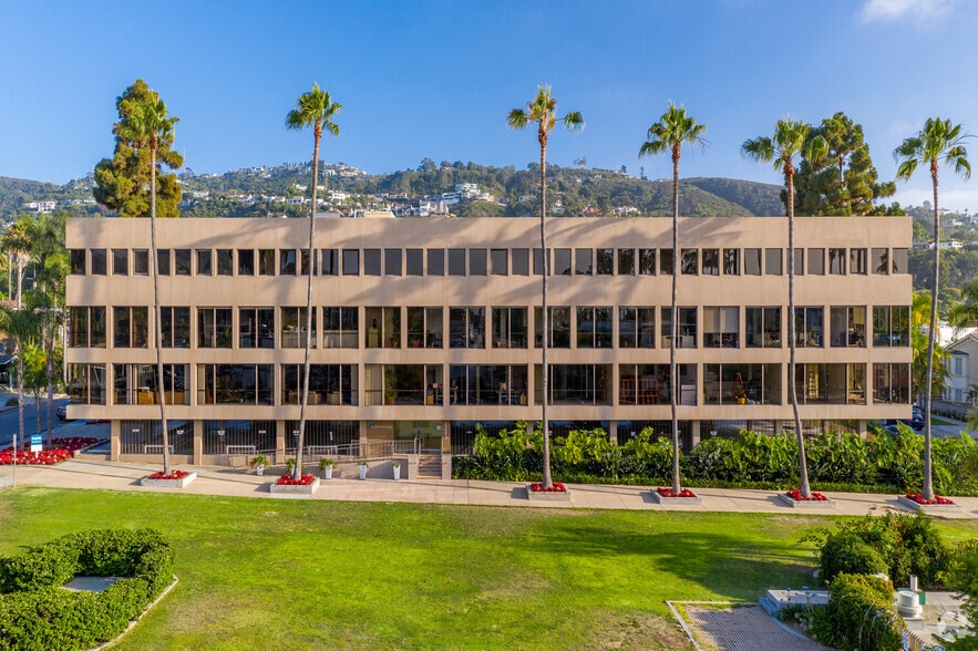 2223 Avenida de la Playa, La Jolla, CA for lease - Building Photo - Image 3 of 5