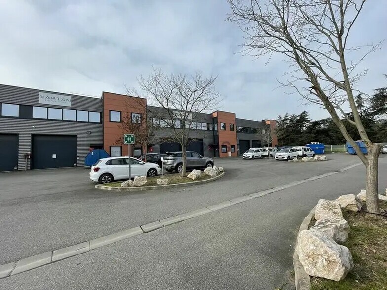 Flex dans Colomiers à louer - Photo du bâtiment - Image 2 de 2
