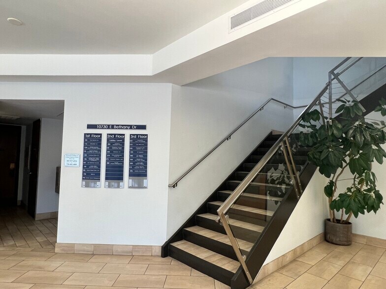 10730 E Bethany Dr, Aurora, CO à louer - Photo intérieure - Image 3 de 14