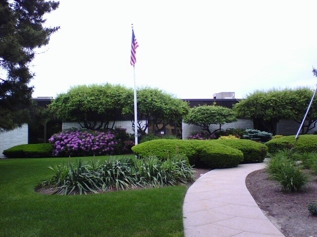 30 Jefferson Park Rd, Warwick, RI à louer Photo du bâtiment- Image 1 de 2
