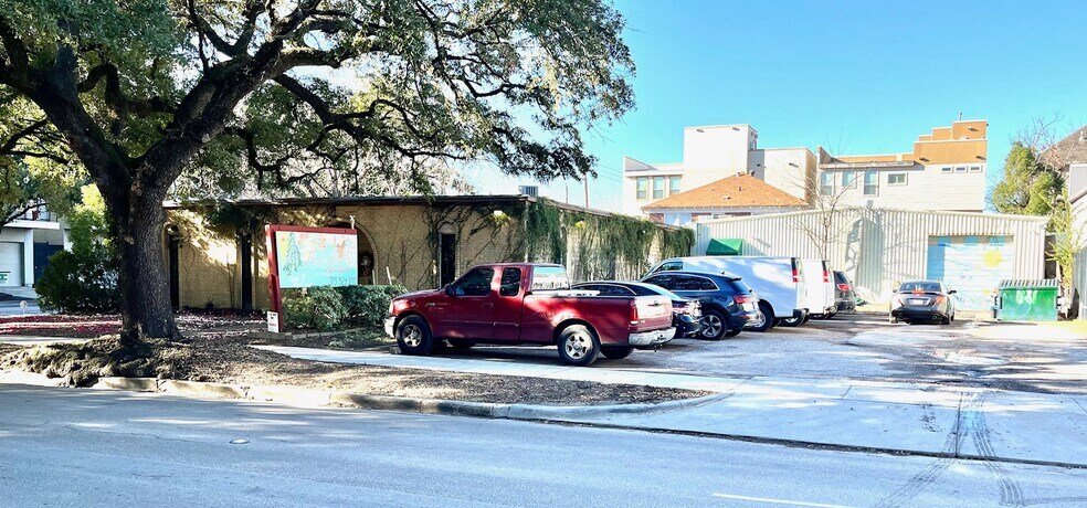 1818 Waugh Dr, Houston, TX à vendre - Photo du bâtiment - Image 2 de 9