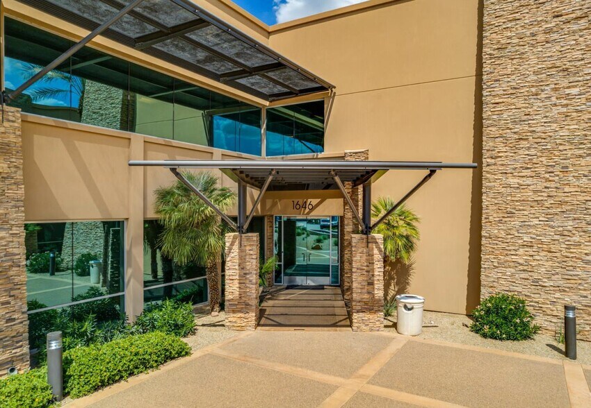 1616 N Litchfield Rd, Goodyear, AZ à louer - Photo du bâtiment - Image 3 de 6