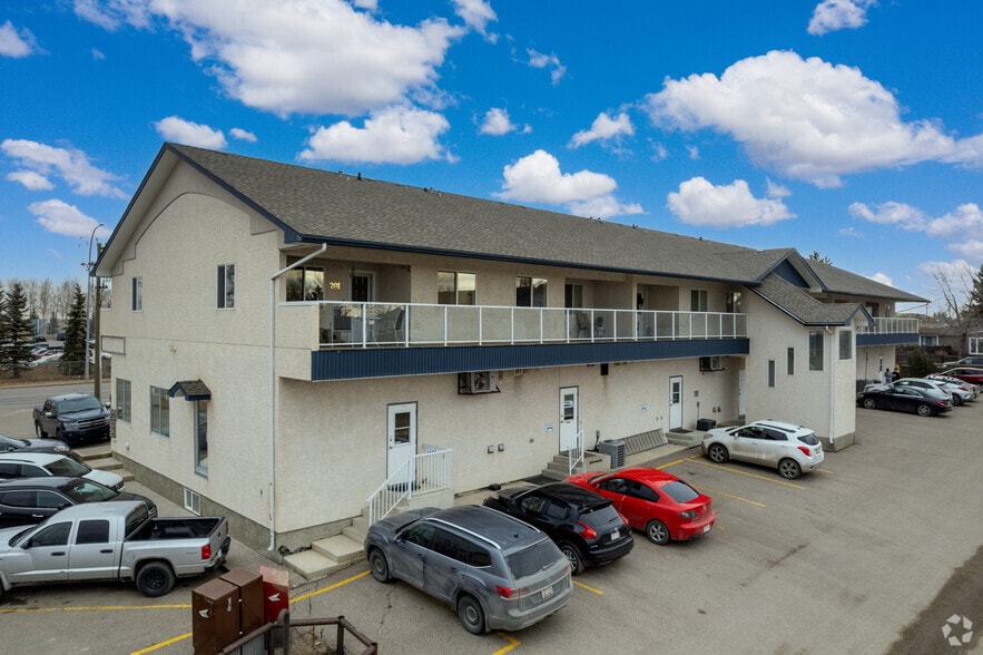 95 Brent Blvd, Strathmore, AB for lease - Building Photo - Image 2 of 5