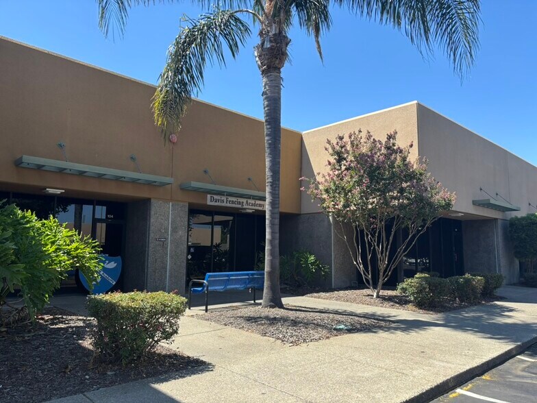 2121 2nd St, Davis, CA à louer - Photo du bâtiment - Image 2 de 10