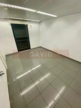 Retail in Barcelona, Barcelona for lease Interior Photo- Image 2 of 7