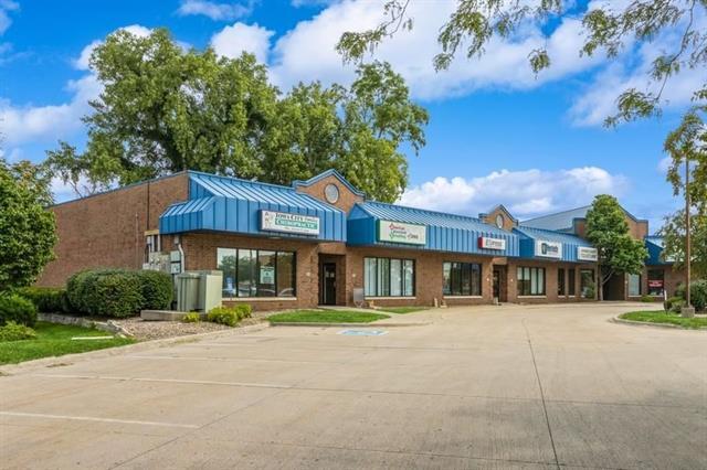 24-56 Sturgis Corner Dr, Iowa City, IA à louer - Photo du bâtiment - Image 2 de 5