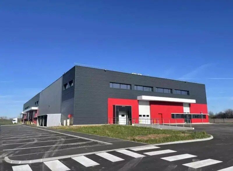 Flex dans Heyrieux à louer - Photo du bâtiment - Image 3 de 21