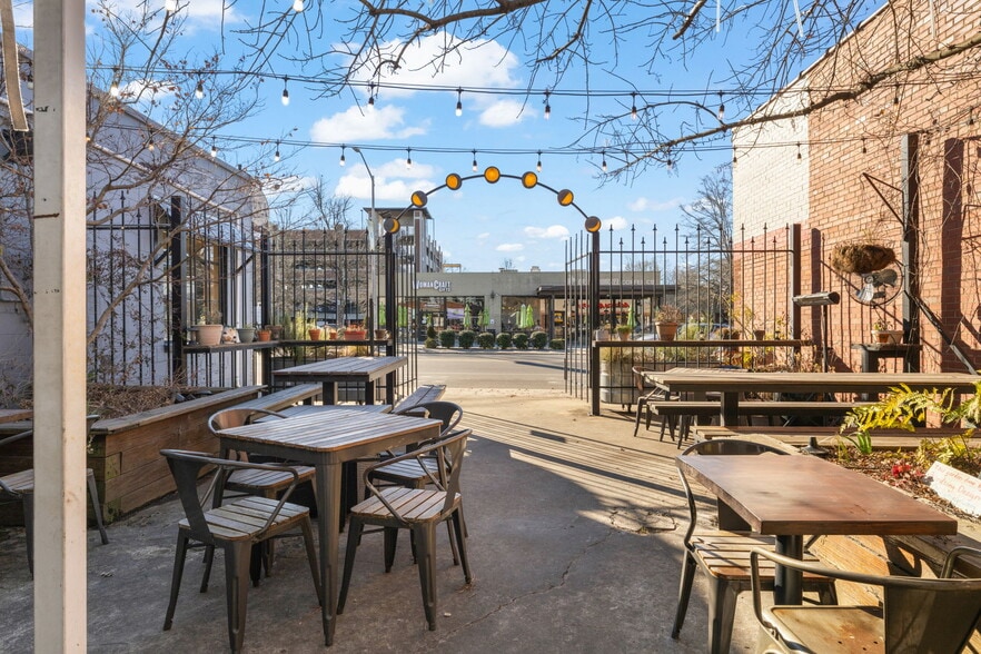 307 E Main Street, Carrboro, NC for sale - Building Photo - Image 3 of 18