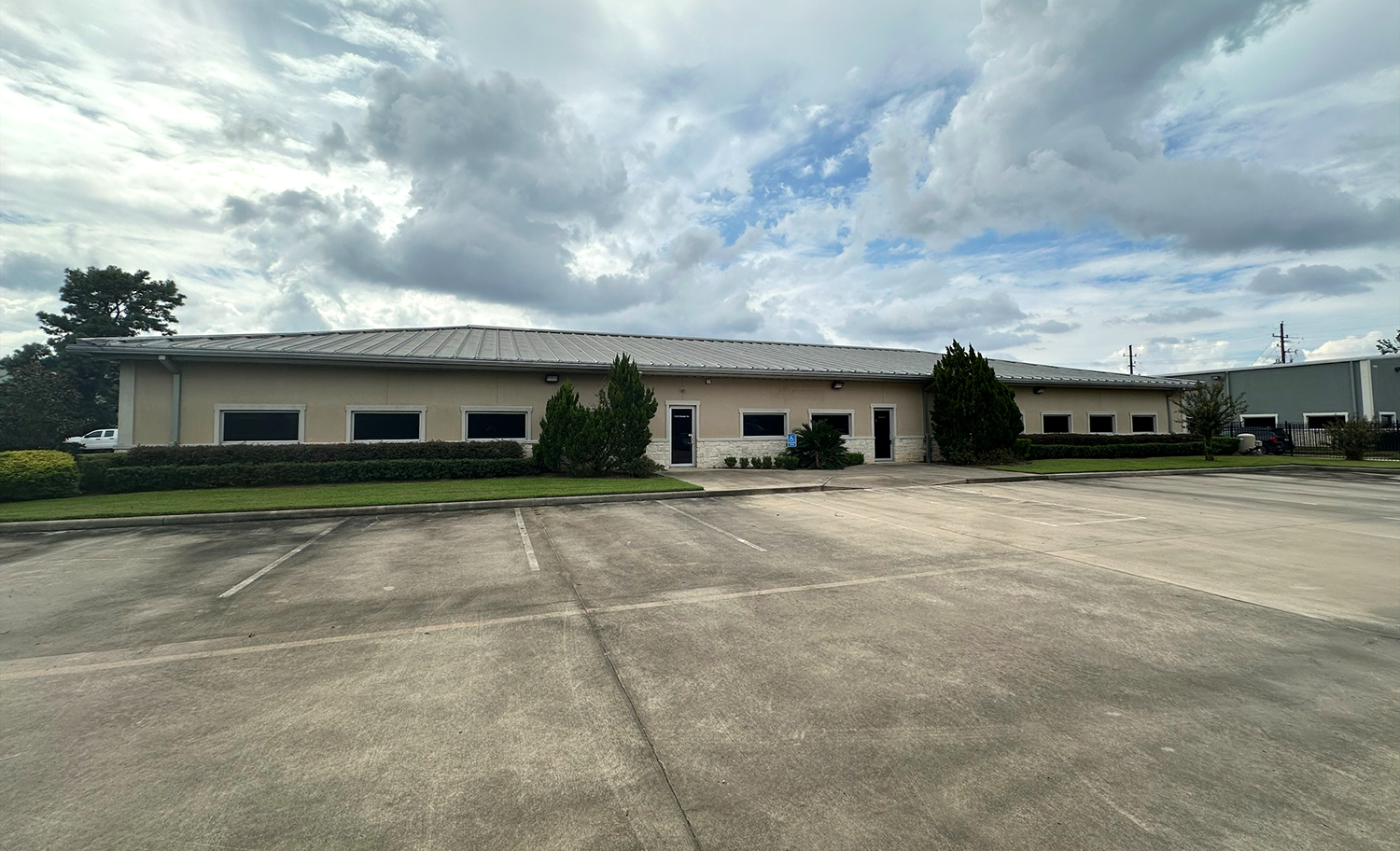 21613 Rhodes Rd, Spring, TX for lease Building Photo- Image 1 of 7