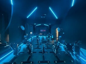 16-18 Bradford Rd, Brighouse for lease Interior Photo- Image 2 of 5