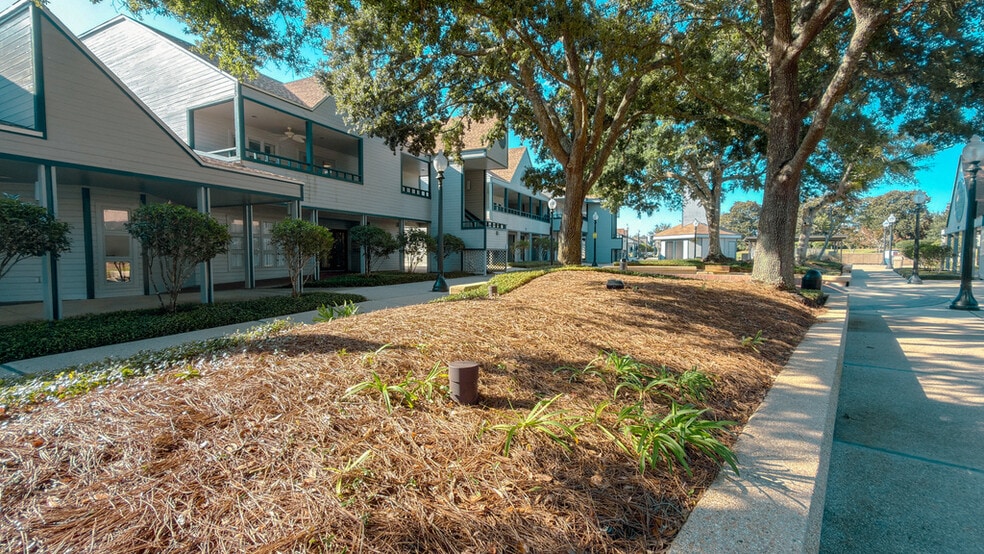 4400 Bayou Blvd, Pensacola, FL for sale - Building Photo - Image 3 of 14