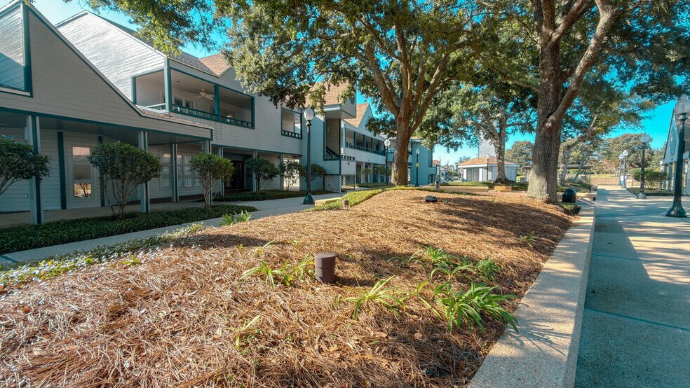 4400 Bayou Blvd, Pensacola, FL à vendre - Photo du bâtiment - Image 3 de 14