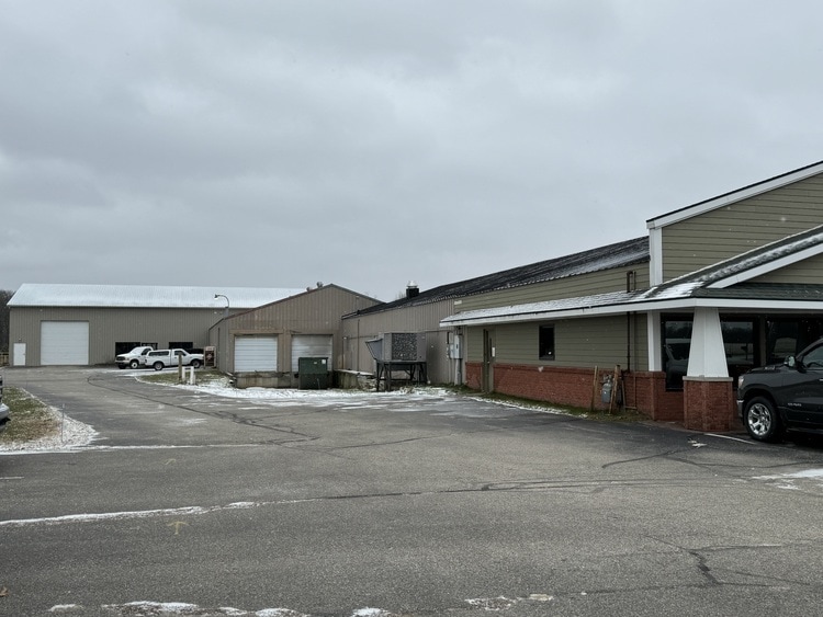 8630 Storey Rd, Belding, MI for sale - Building Photo - Image 2 of 40