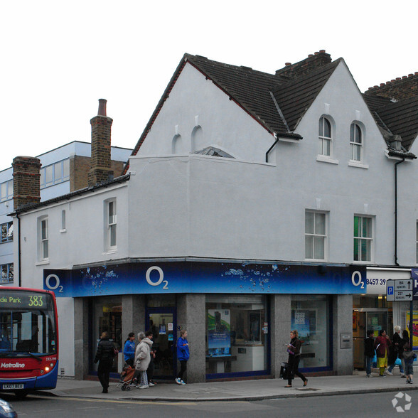 808 High Rd, London for lease - Primary Photo - Image 1 of 1