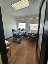 825 Green Bay Rd, Wilmette, IL for lease Building Photo- Image 2 of 3