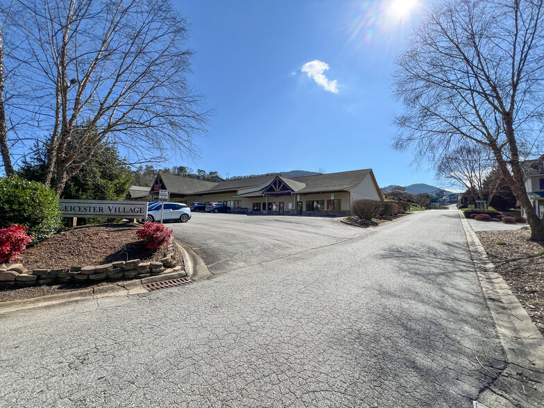 876 New Leicester Hwy, Asheville, NC for lease - Building Photo - Image 2 of 14