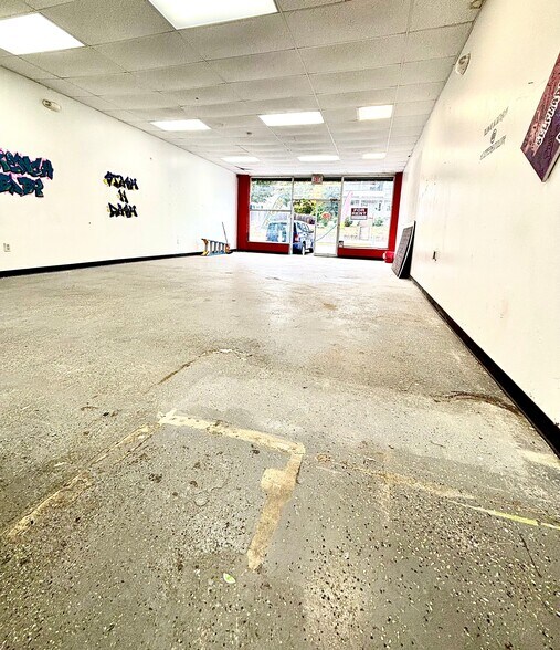 844 W Main St, New Britain, CT à louer - Photo du bâtiment - Image 2 de 9