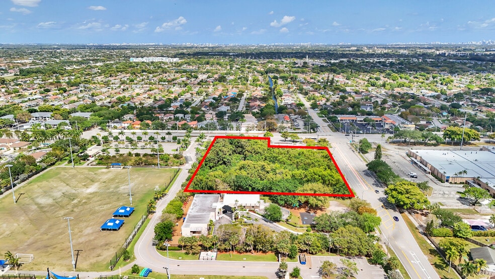 5001 N Pine Island Rd, Sunrise, FL à vendre - Photo du bâtiment - Image 3 de 28