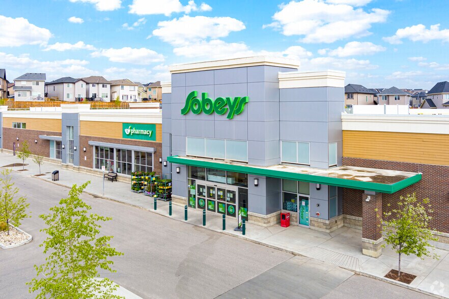 8 Nolan Hill Blvd NW, Calgary, AB for sale - Primary Photo - Image 1 of 1