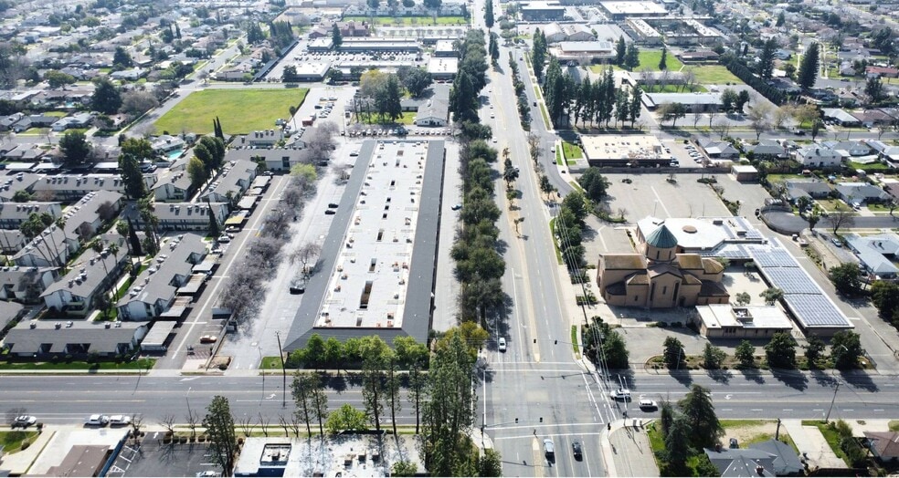 3710-3798 N 1st St, Fresno, CA for sale - Building Photo - Image 3 of 7