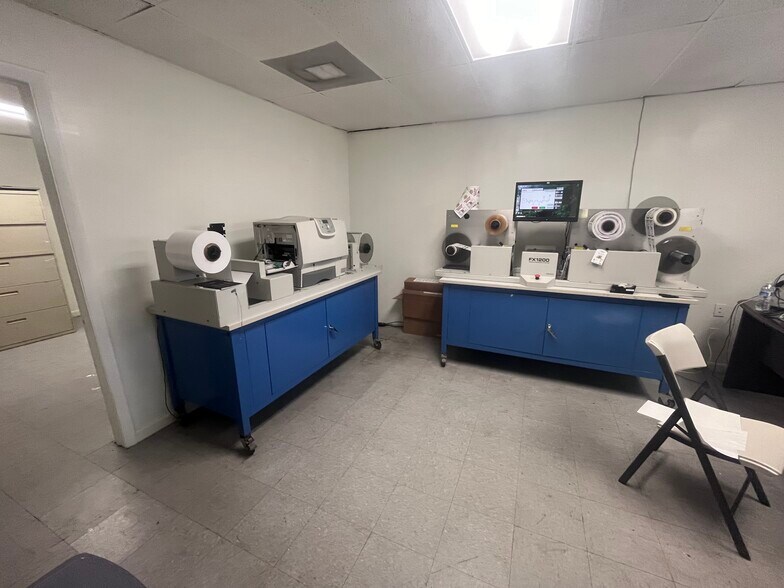 4230 NW 128th St, Opa Locka, FL à louer - Photo intérieure - Image 3 de 4