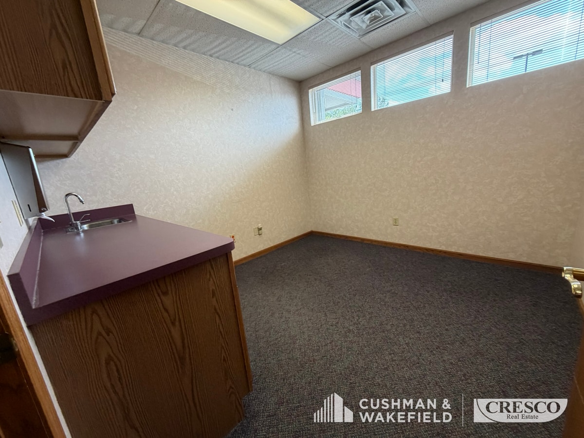 5311 Meadow Lane Ct, Sheffield Village, OH 44035 - Unit 3 - - Interior Photo - Image 1 of 7