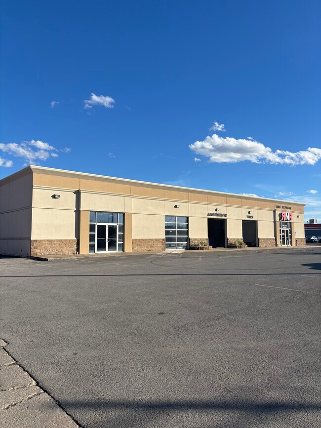 Plus de détails pour 1906-1908 N Main St, Muskogee, OK - Commerce de détail, Industriel à louer