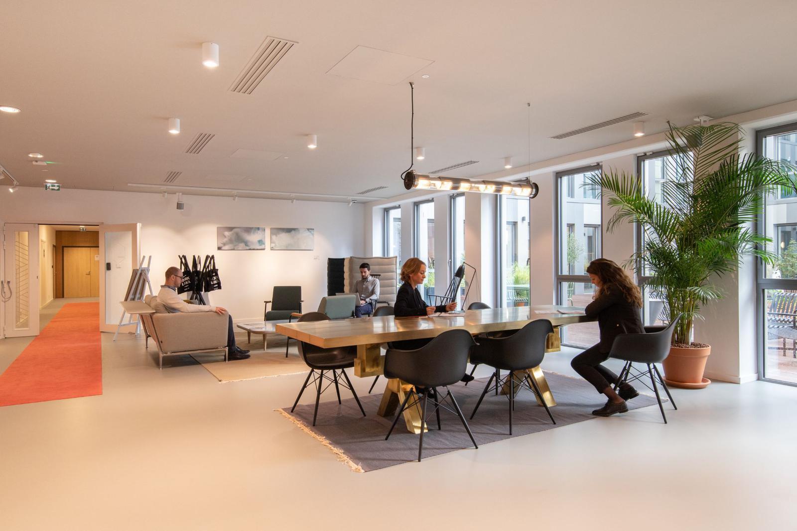 Bureau dans à louer Photo intérieure- Image 1 de 6