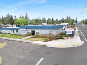 671 NE Greenwood Ave, Bend, OR for lease Interior Photo- Image 1 of 31