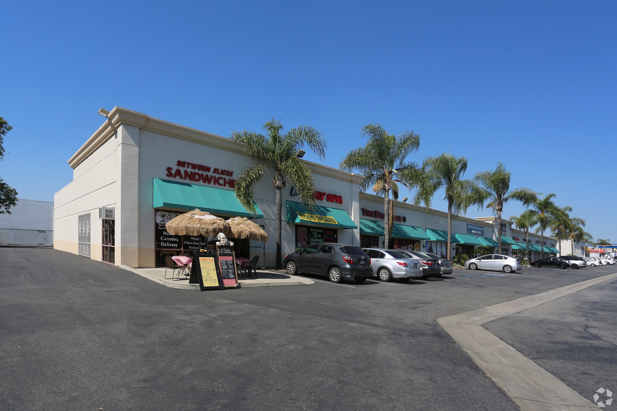 1330 N Glassell St, Orange, CA à louer Photo du bâtiment- Image 1 de 10