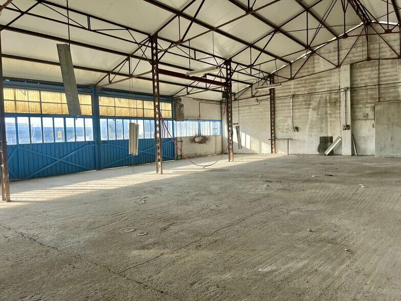 Retail in Châteaurenard for lease - Interior Photo - Image 2 of 5