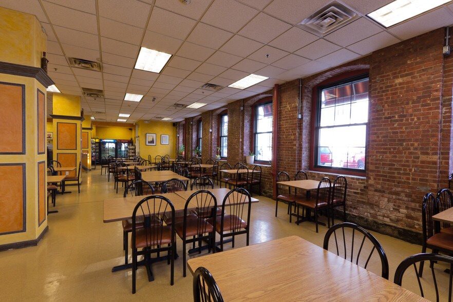 29 Wells Ave, Yonkers, NY à louer - Photo intérieure - Image 3 de 24