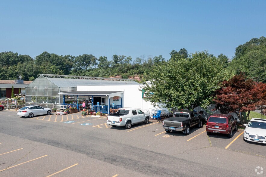 66 State St, North Haven, CT à vendre - Photo du bâtiment - Image 3 de 23