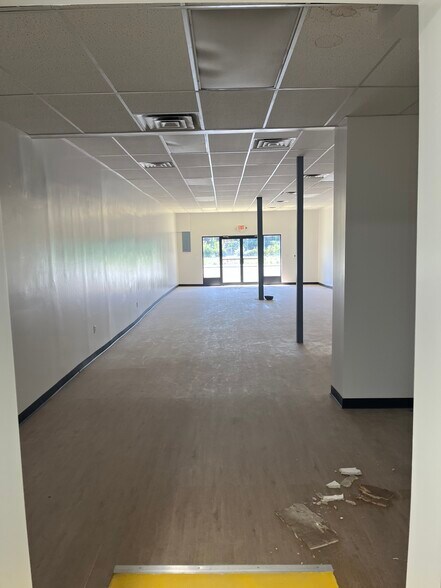 891-899 Clinton Ave, Irvington, NJ à louer - Photo du bâtiment - Image 2 de 5