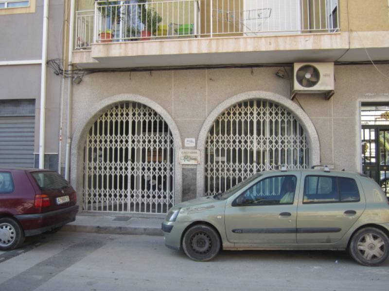 Commerce de détail dans Redován à vendre Photo du bâtiment- Image 1 de 15