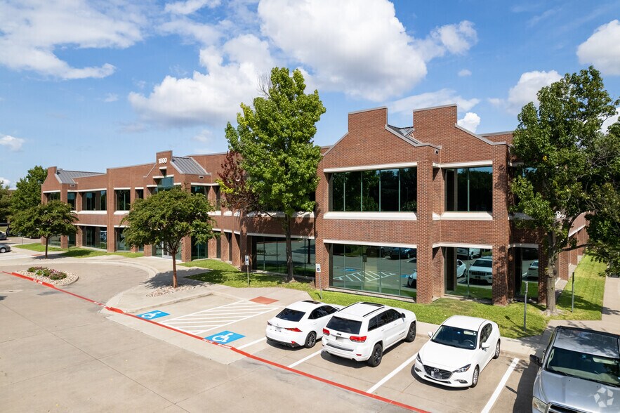 1800 Preston Park Blvd, Plano, TX à louer - Photo du bâtiment - Image 2 de 20