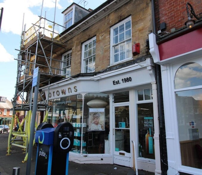 32-32a Market Pl, Olney for sale - Primary Photo - Image 1 of 6