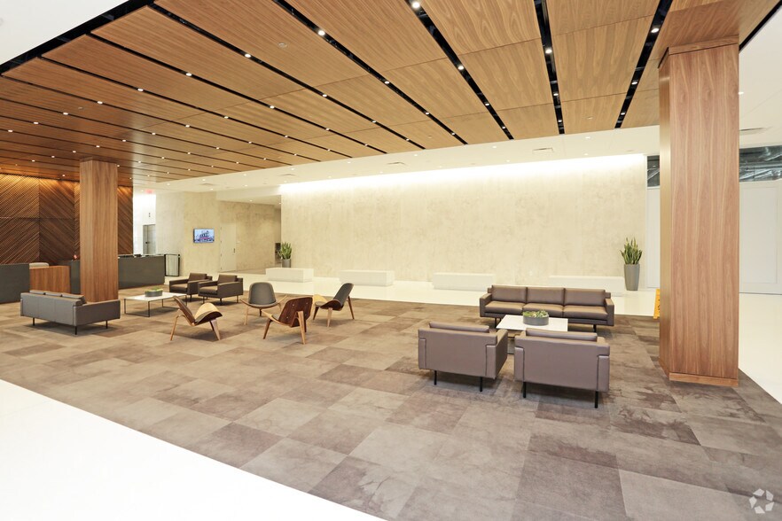 909 Locust St, Des Moines, IA à louer - Photo intérieure - Image 3 de 10