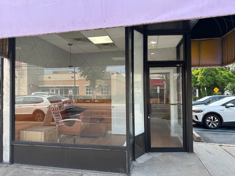 1231-1239 Broadway, Hewlett, NY for lease - Building Photo - Image 2 of 3