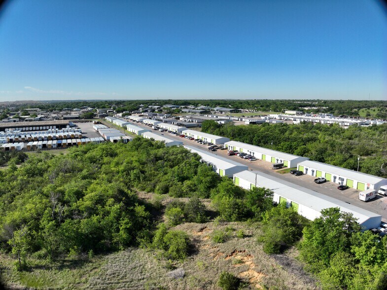 5051 David Strickland Rd, Fort Worth, TX à louer - Communauté Matterport - Image 2 de 21