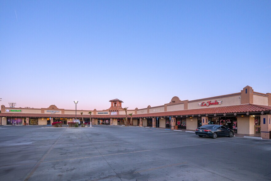 1950 S 4th St, El Centro, CA à vendre - Photo du bâtiment - Image 3 de 27