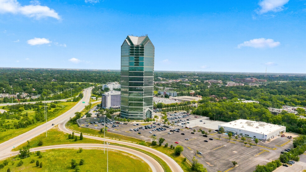 1 Tower Ln, Oakbrook Terrace, IL for lease - Building Photo - Image 2 of 16