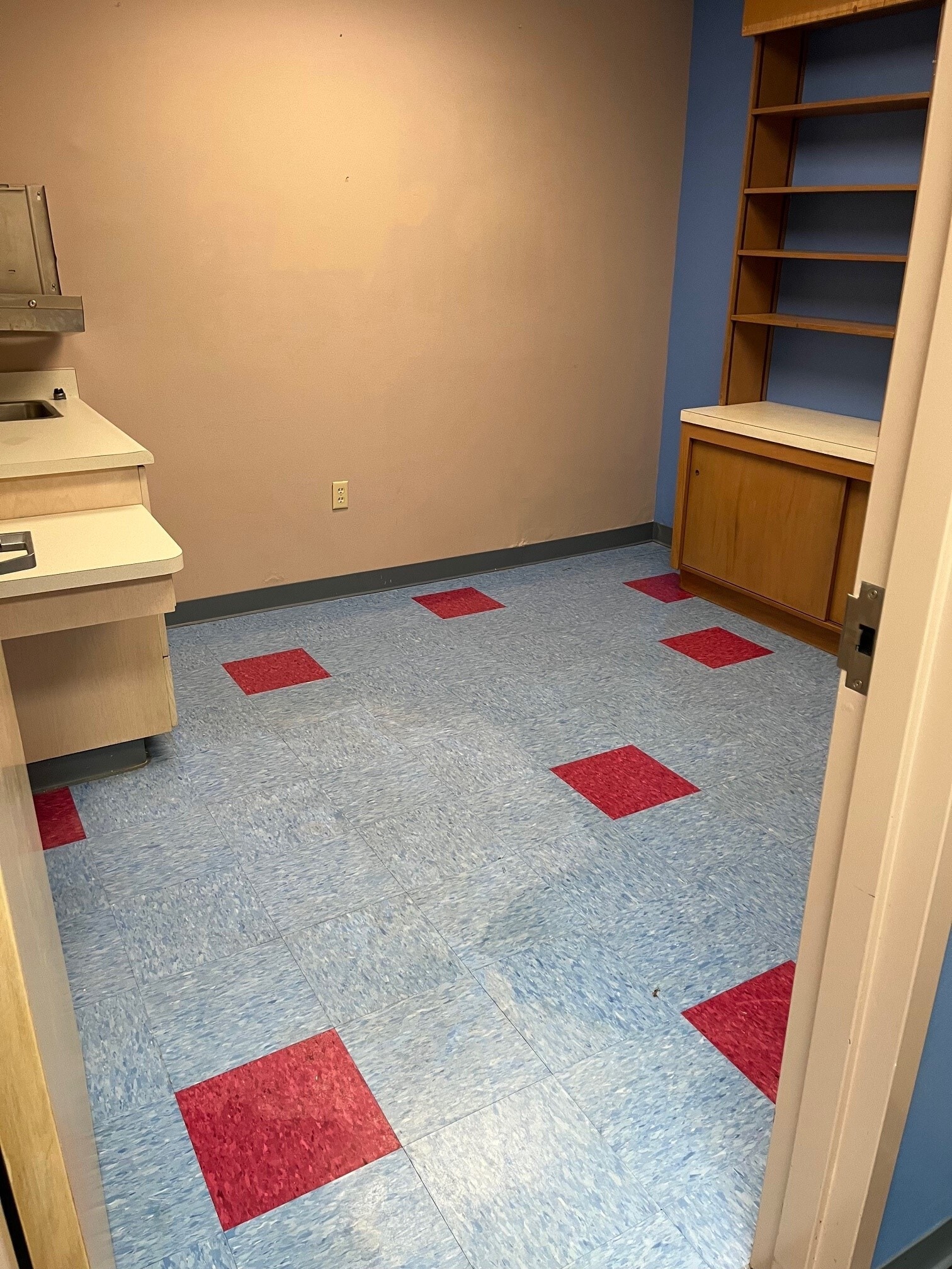 2011 E Houston St, San Antonio, TX for lease Building Photo- Image 1 of 5