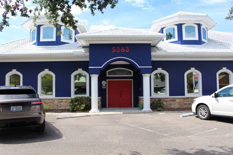 5363 Central Ave, Saint Petersburg, FL à louer - Photo du bâtiment - Image 1 de 7