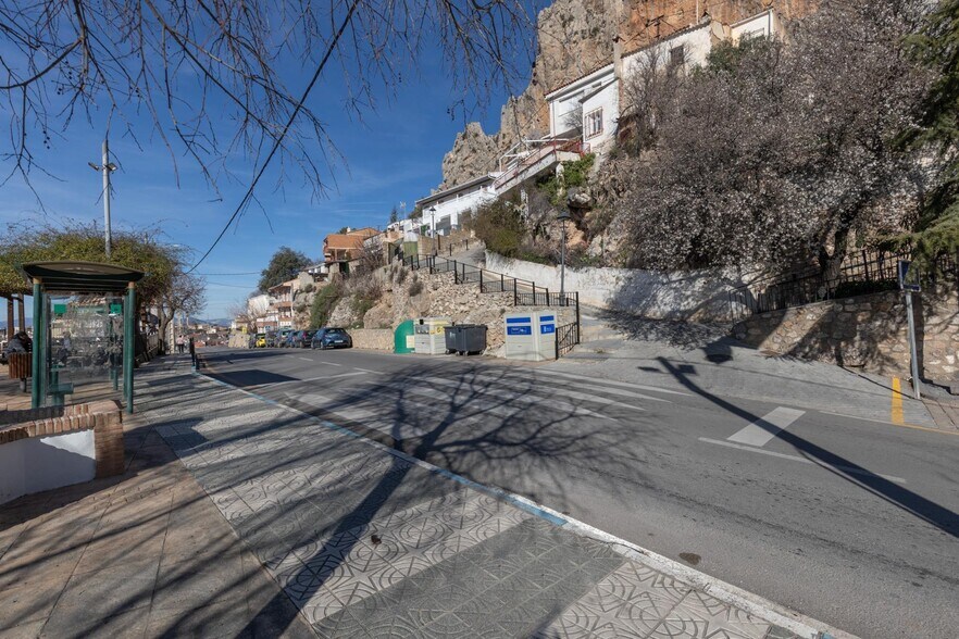 Calle Solana de la Mora, 4, Cogollos de la Vega, Granada à vendre - Photo du bâtiment - Image 3 de 17