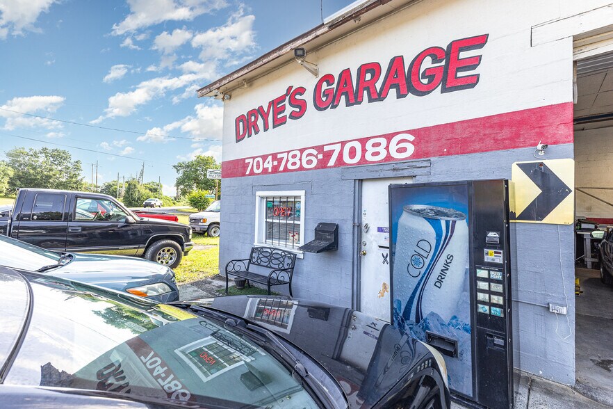 347 Wilshire Ave SW, Concord, NC à vendre - Photo du bâtiment - Image 3 de 22